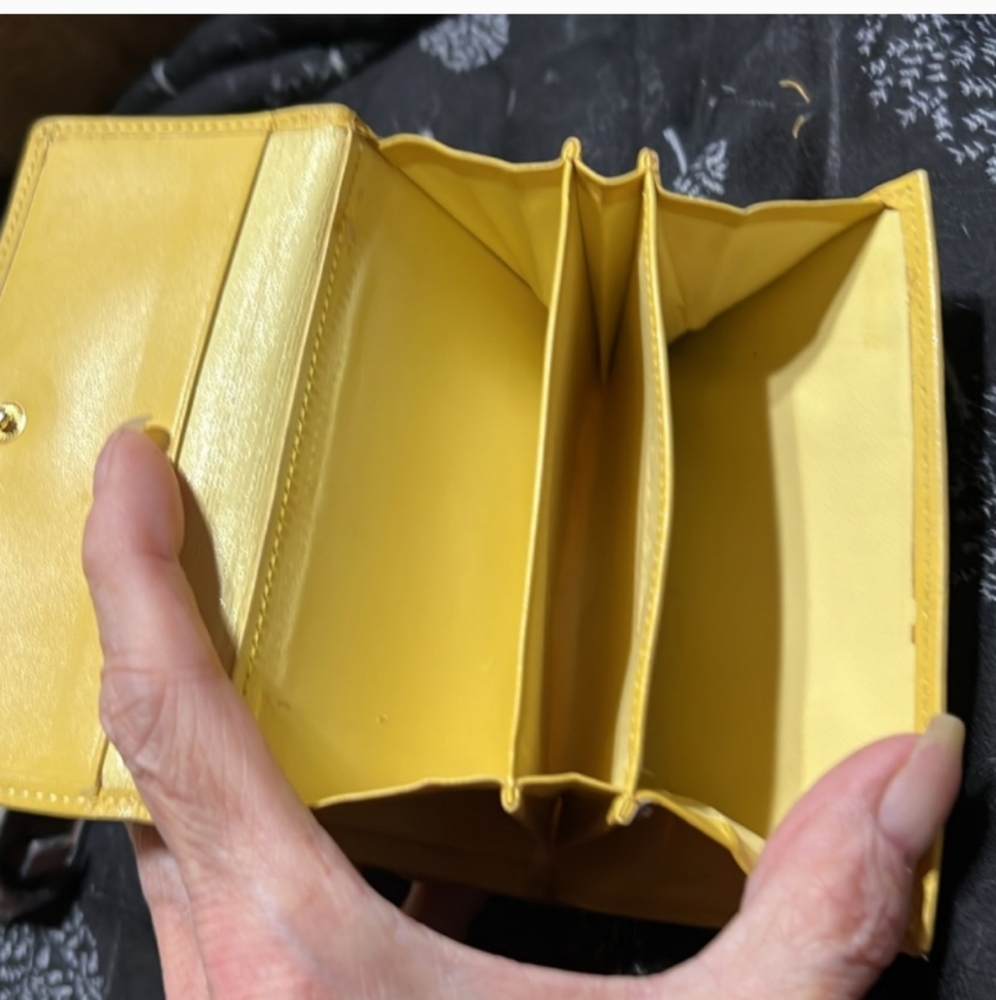 YSL Vintage Yellow Leather Compact Wallet - Picture 4 of 6